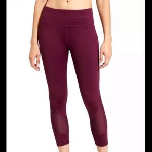 Athleta Laser Mesh Sonar Capri Maroon EUC